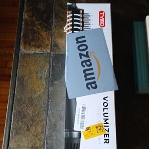 TYMO Black Volumizer Hot Air Brush.    D